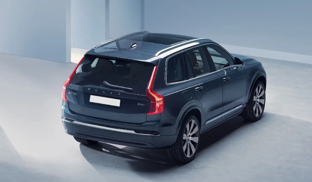Volvo - XC90 D5 R-Design - Luxury SUV Car Rentals - Preowned SUV Car - Exclusive Concierge Club.webp